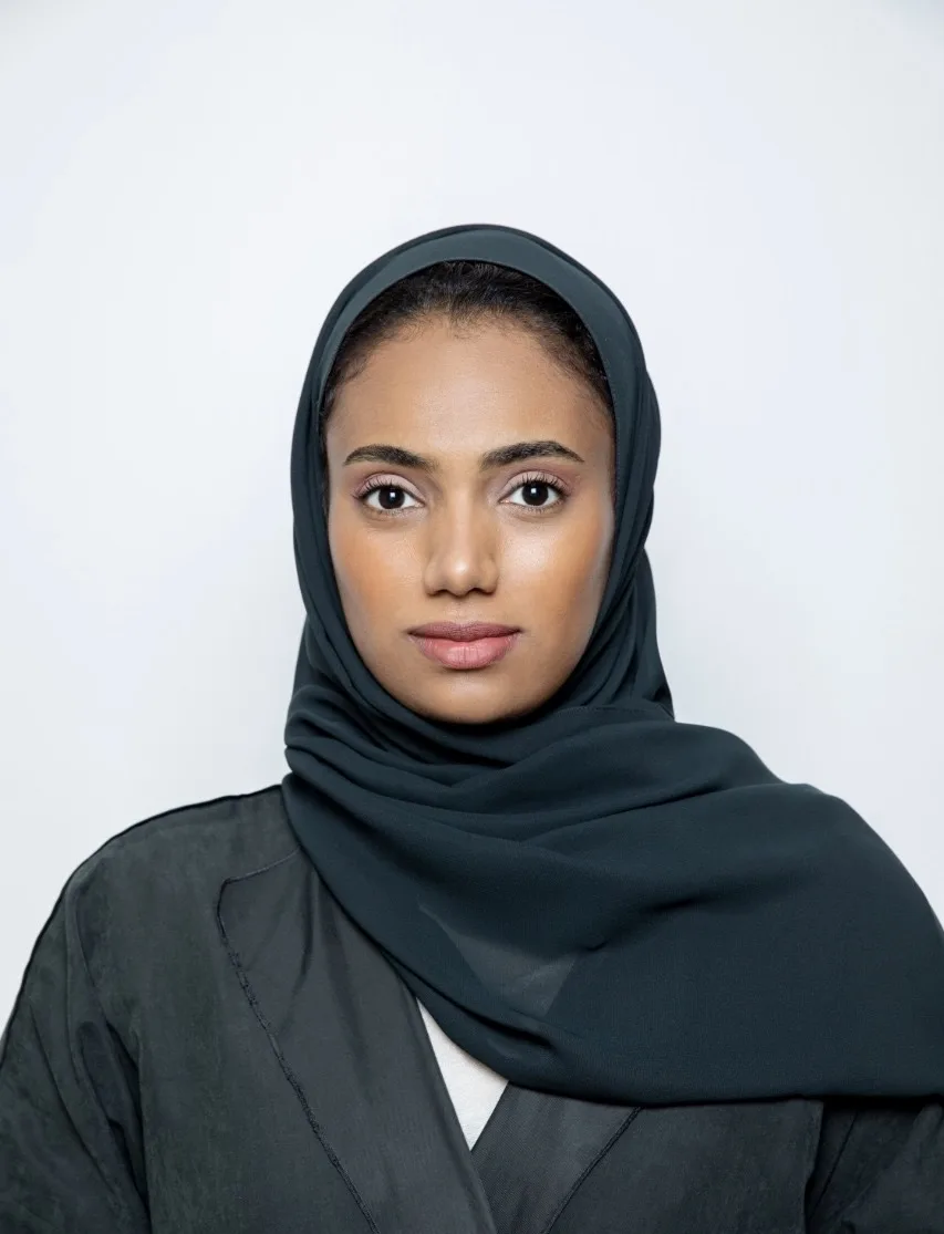 ميثاء شعيب.. تجربة إماراتية شابة في فن الإدارة